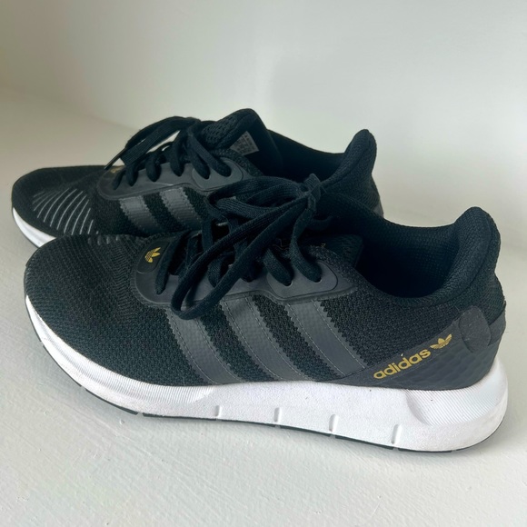 adidas gazelle silver green womens Adidas Swift Run Big Kids' Shoes Core Black-White  Sports Plaza NY